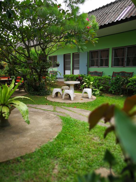 Baan Bua Guest House Chiang Rai Exterior foto